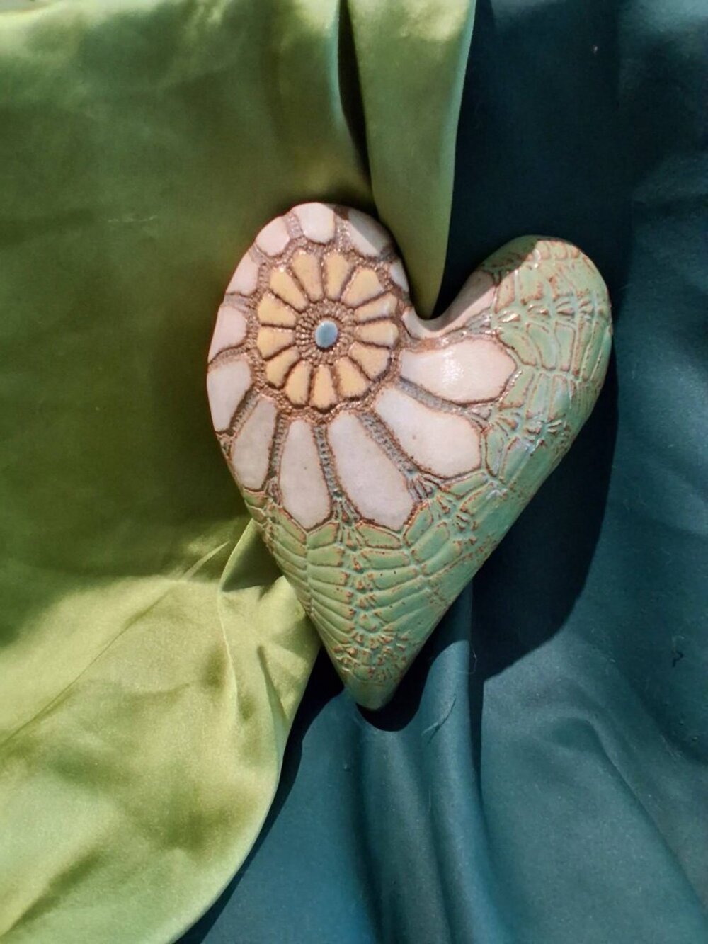 Handcrafted Ceramic Daisy Heart Wall Pocket Signed L. Pollett Art Pottery Decor